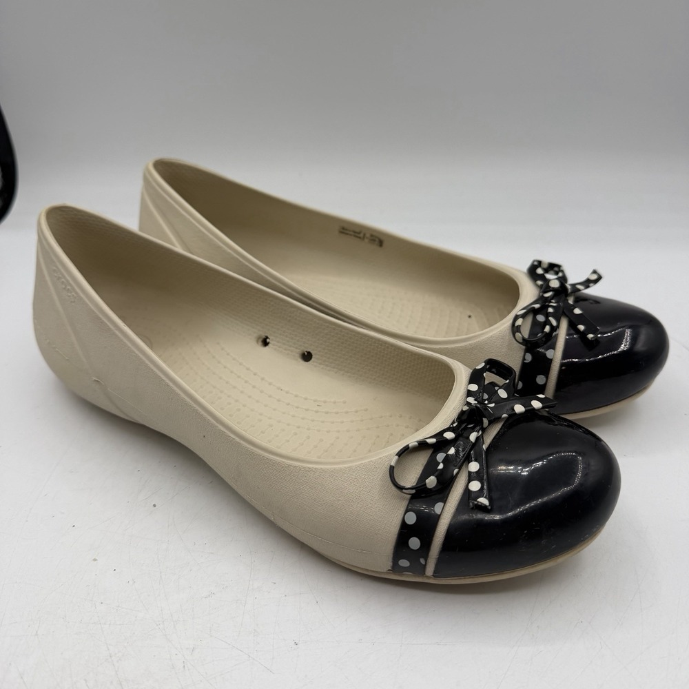 Crocs Cap Toe Bow Ballet Flats Womens Sz 9 Off White/Black Slip On Comfort Shoes